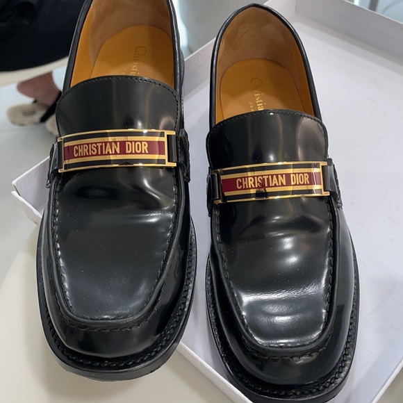 Dior loafers runs 1/2 size big. Only worn once - Picture 4 of 6